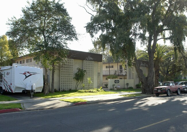 Westberry Apartments in Madera, CA - Foto de edificio - Building Photo