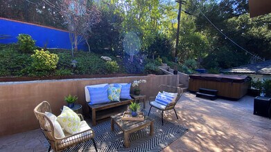 1614 Pleasant Way in Pasadena, CA - Building Photo - Building Photo