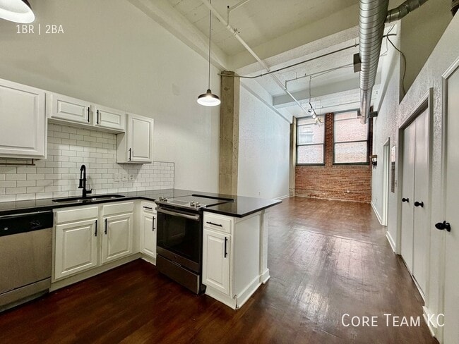 property at 934 Broadway Blvd