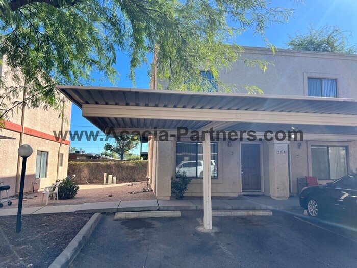 4242 E Monte Vista Dr in Tucson, AZ - Building Photo