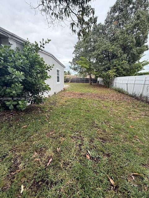 15925 NW 21st Ave in Opa Locka, FL - Building Photo - Building Photo