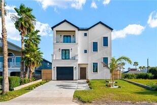 35 E Acapulco St in South Padre Island, TX - Building Photo