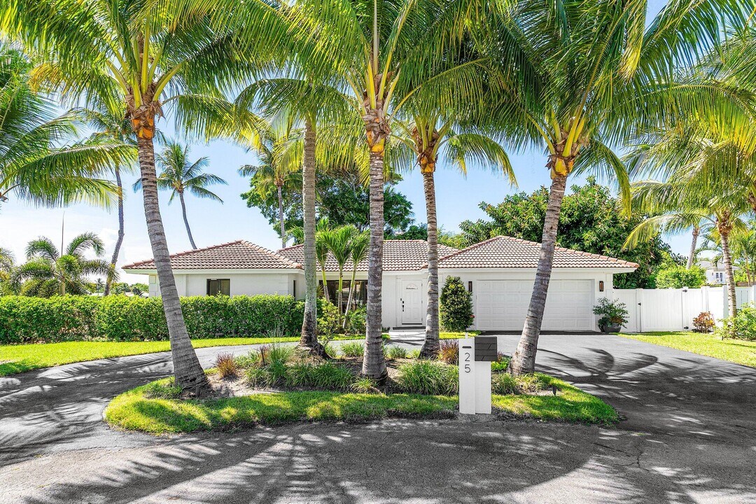 25 NW 24th Ct in Delray Beach, FL - Building Photo