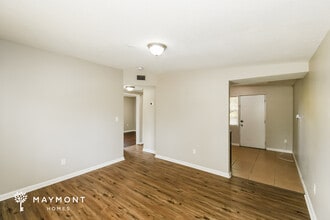 10406 Pinehurst Dr in Jacksonville, FL - Building Photo - Building Photo