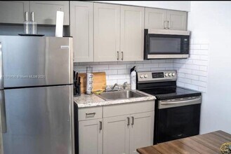 6512 SW 24th St in Miramar, FL - Building Photo - Building Photo