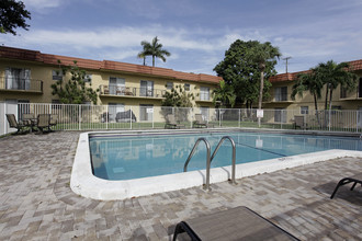 Cross Creek Apartments in Margate, FL - Building Photo - Building Photo