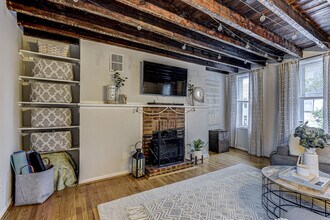 1736 Light St, Unit A in Baltimore, MD - Foto de edificio - Building Photo