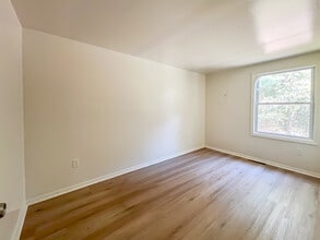 7 Fox Hill Dr in Kilmarnock, VA - Building Photo - Building Photo