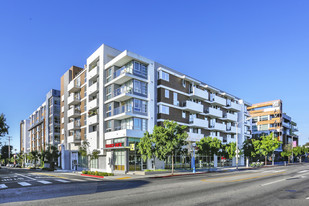 7316 Santa Monica Blvd Apartments