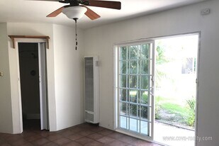 724 W Roderick Ave in Oxnard, CA - Building Photo