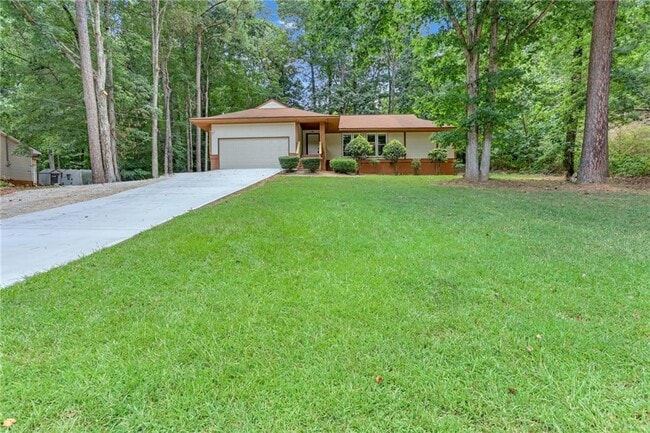 4906 Wolverton Dr in Stonecrest, GA - Building Photo - Building Photo