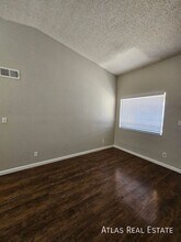 306 E Vine Cir in Mesa, AZ - Foto de edificio - Building Photo