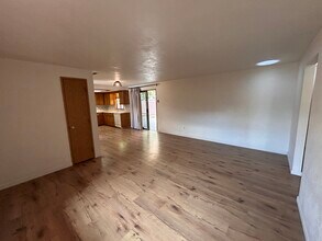 3068 Milhoan Dr in Medford, OR - Building Photo - Building Photo