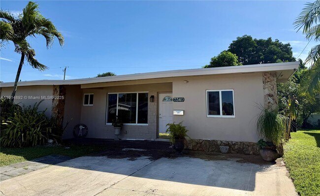 7340 Allen Dr in Hollywood, FL - Building Photo - Building Photo