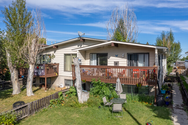 208 Sabrina Way SW