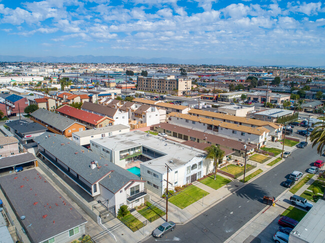 1835 W 146th St in Gardena, CA - Foto de edificio - Primary Photo