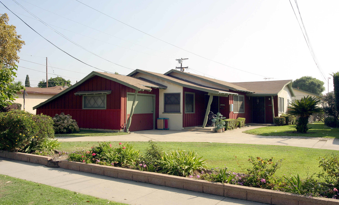 13908-13930 Budlong Ave in Gardena, CA - Building Photo