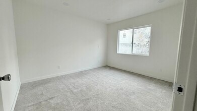 702 Walnut St, Unit Y in Inglewood, CA - Foto de edificio - Building Photo