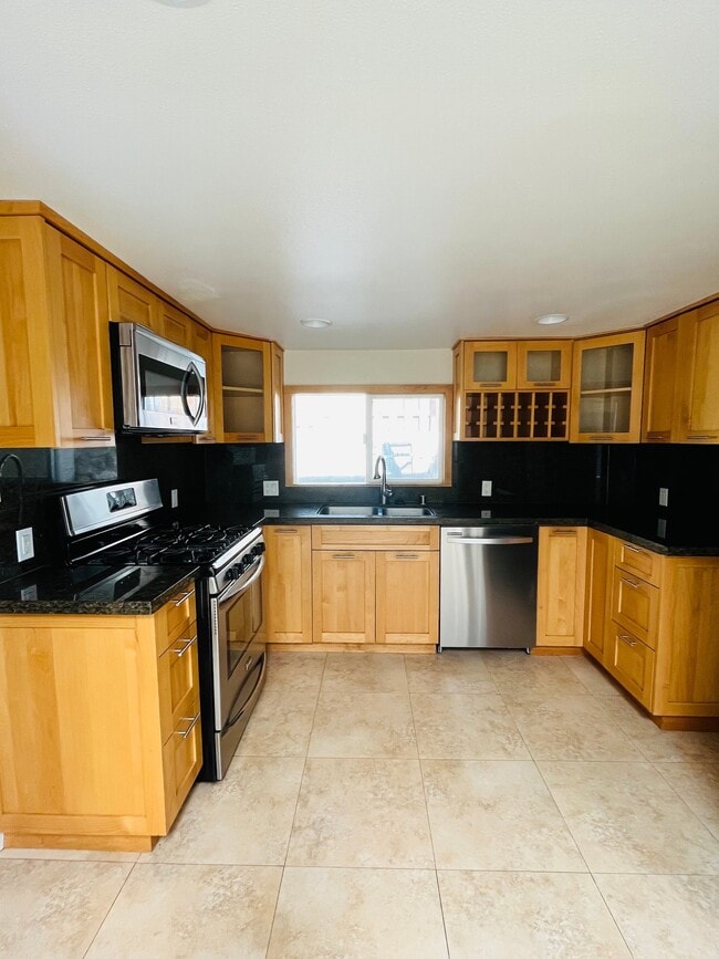 618 Woodland Dr in Sierra Madre, CA - Foto de edificio - Building Photo
