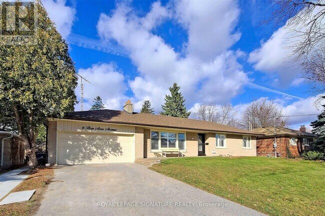 6 Bonacres Ave in Toronto, ON - Building Photo - Building Photo