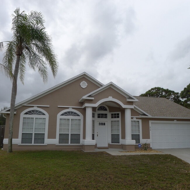 property at 916 Doria Way