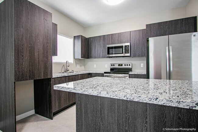 3425 Golden Nugget in Edinburg, TX - Building Photo - Building Photo