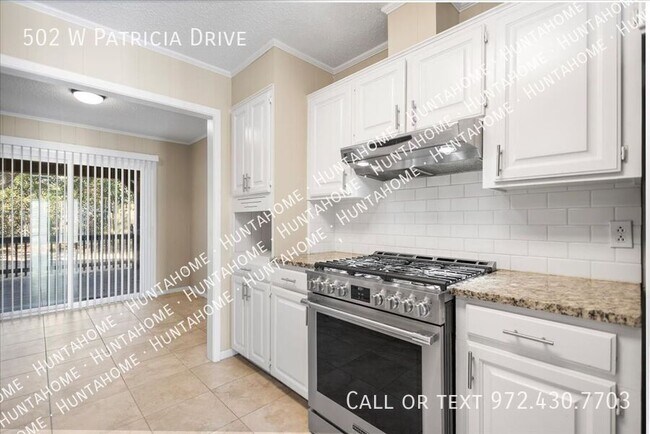 502 W Patricia Dr in Overton, TX - Building Photo - Building Photo