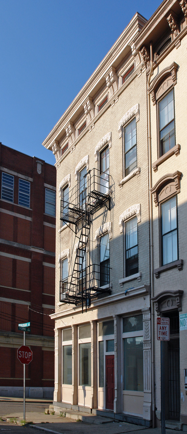 1901 Colerain Ave in Cincinnati, OH - Foto de edificio - Building Photo