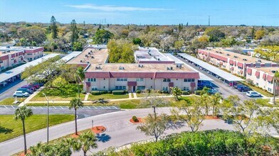 10037 62nd Ter in St. Petersburg, FL - Foto de edificio - Building Photo