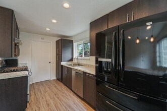 13035 Meridian Ave N in Seattle, WA - Building Photo - Building Photo