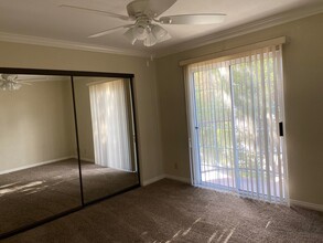 400 N Hollywood Way in Burbank, CA - Building Photo - Interior Photo