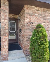 20137 Woodale St, Unit 20137 Woodale St, Lynwood in Lynwood, IL - Building Photo