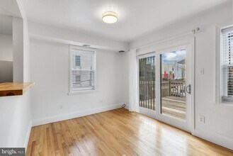 722 S 22nd St-Unit -2R in Philadelphia, PA - Building Photo - Building Photo