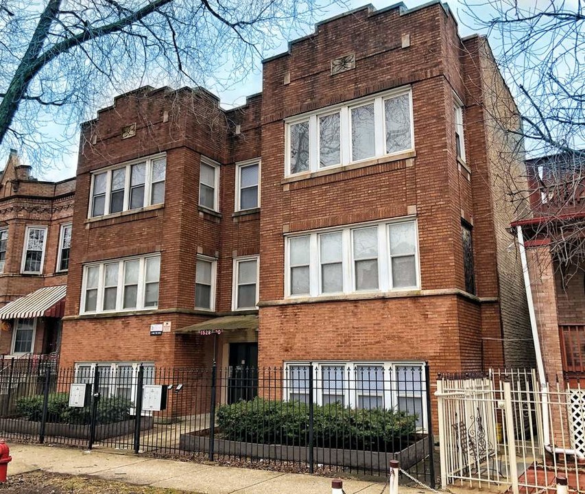 1528 N Avers Ave in Chicago, IL - Foto de edificio