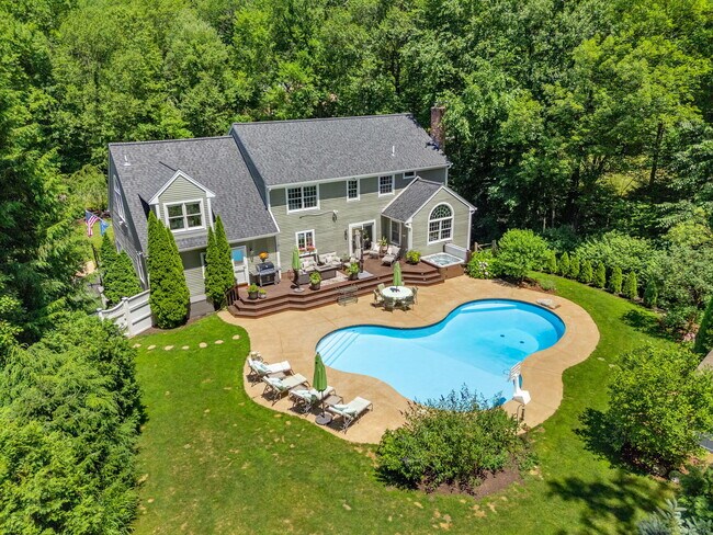 1 Boxwood Rd in Farmington, CT - Foto de edificio - Building Photo