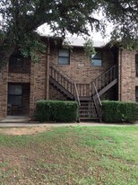 313 Shady Grove Dr, Unit 313 Shady Grove Dr. apt B in Granbury, TX - Building Photo