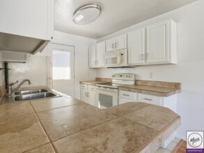 2214 S Granada Dr in Tempe, AZ - Building Photo - Building Photo