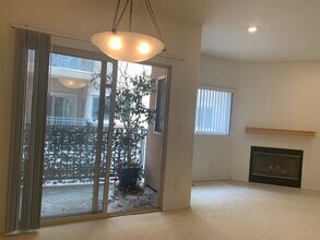 937 12th St, Unit 104 in Santa Monica, CA - Building Photo - Building Photo
