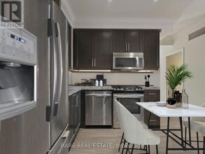 3563 Lake Shore Blvd W in Toronto, ON - Building Photo - Building Photo