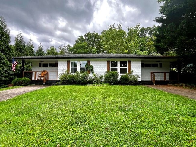 property at 904 Tremont St