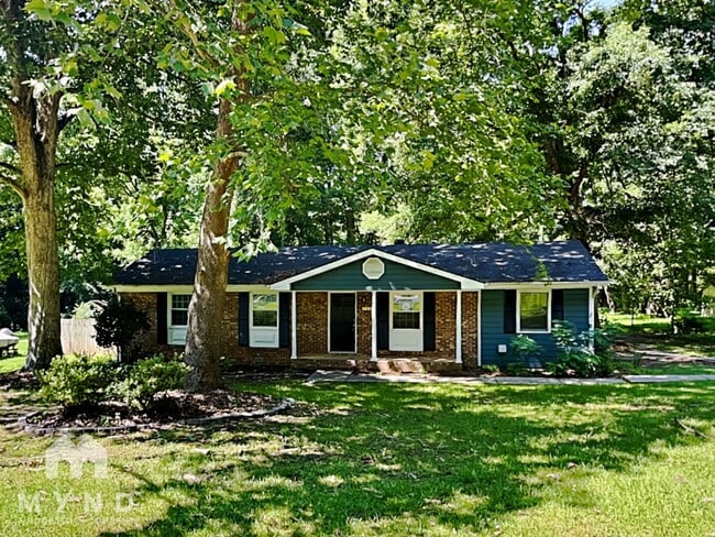 property at 121 Nicklaus Dr