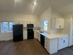 605 11th St S, Unit 10 in Fargo, ND - Building Photo - Building Photo