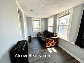 37 Sterling St in Somerville, MA - Building Photo - Building Photo