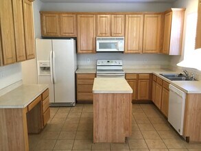 5103 Cragganmore Dr in McLeansville, NC - Building Photo - Building Photo