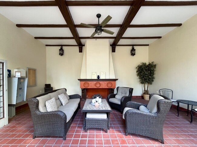 2117 W Dekle Ave, Unit C-1 in Tampa, FL - Building Photo - Building Photo