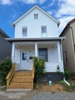 326 Washington St in Latrobe, PA - Building Photo