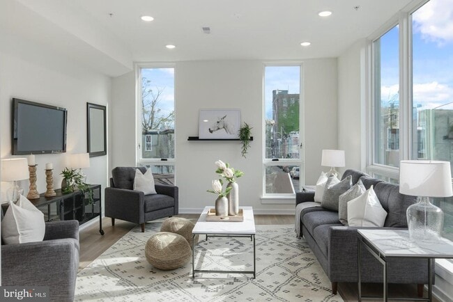 property at 162 W Norris St