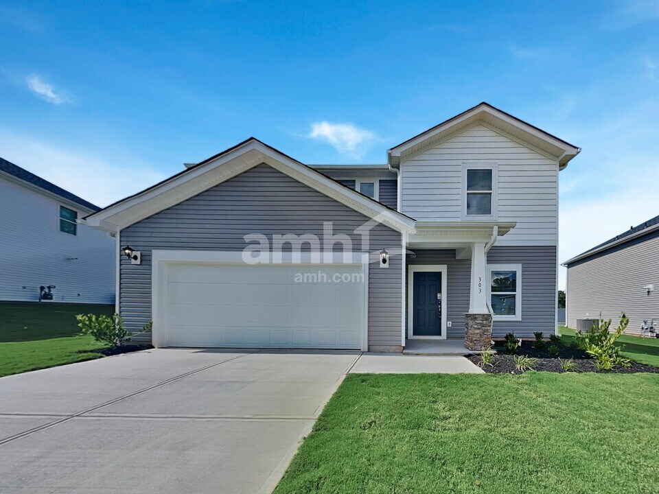 303 Granby Trl in Easley, SC - Building Photo