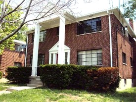 8348 Plainfield Rd in Deer Park, OH - Building Photo