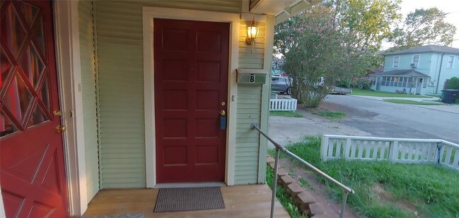 1320 Alexander St-Unit -B in Houston, TX - Building Photo - Building Photo